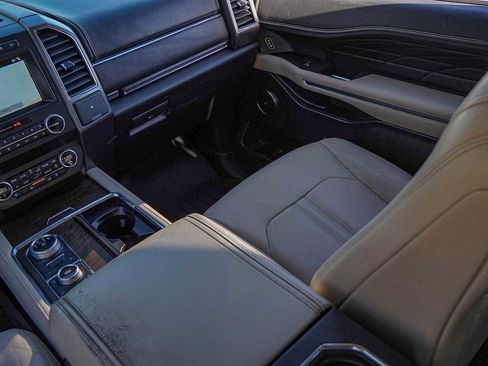 Used 2019 Ford Expedition Max Platinum image 29