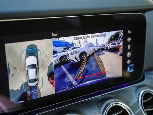 Used 2022 Mercedes-Benz E 350 Sedan image 21