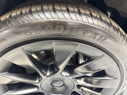 Used 2023 Tesla Model Y Long Range AWD/4WD image 85