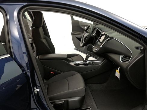 Used 2020 Chevrolet Malibu LT image 28