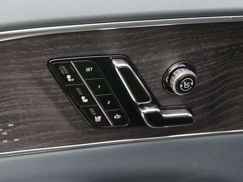 New 2025 Cadillac Lyriq Luxury w/ Nappa Leather Package image 14