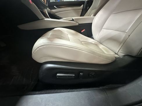 Used 2022 Honda Accord Touring image 18