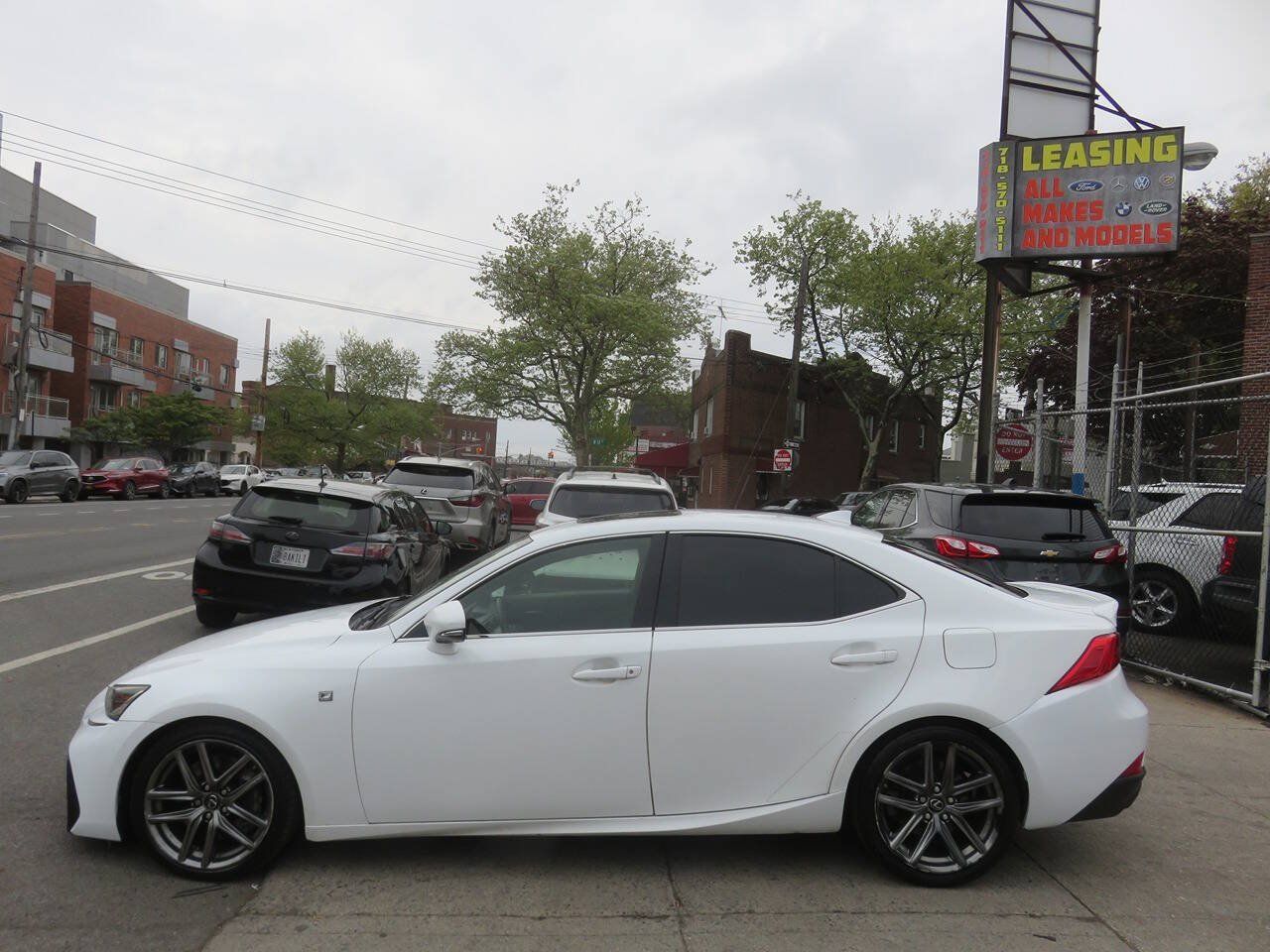 Used 2017 Lexus IS 200t F Sport w/ F Sport Package RWD image 7