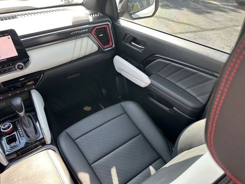 Used 2024 GMC Canyon AT4X image 17