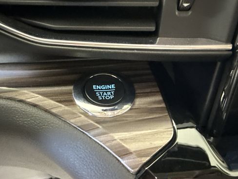 Certified 2023 Ford Explorer Limited w/ Limited Technology Package image 28