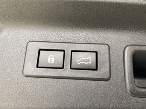 Certified 2025 Subaru Forester Limited AWD/4WD image 8