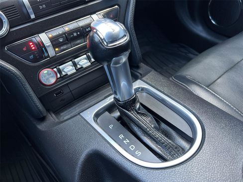 Used 2019 Ford Mustang Premium image 19