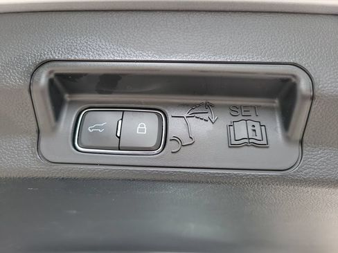 Certified 2023 Ford Explorer Limited w/ Limited Technology Package RWD image 8