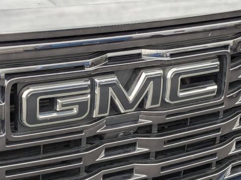 Used 2024 GMC Sierra 1500 Denali Ultimate AWD/4WD image 11