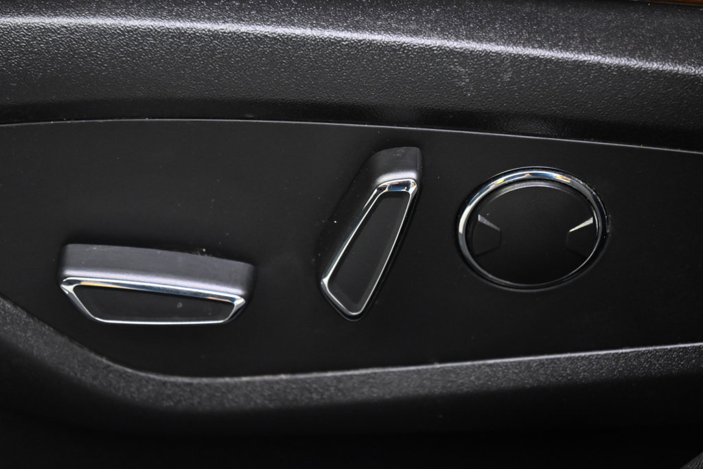 Used 2023 Lincoln Nautilus Black Label AWD/4WD image 14