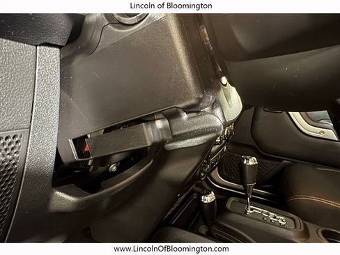 Used 2015 Jeep Wrangler Unlimited Sahara w/ Mopar Chrome Edition Group AWD/4WD image 32
