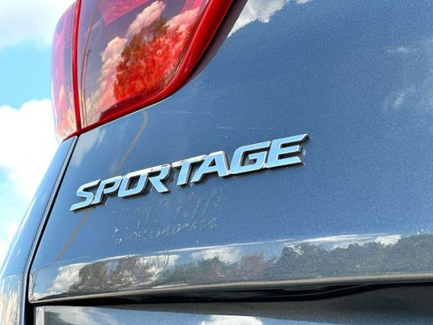 Used 2017 Kia Sportage LX AWD/4WD image 15