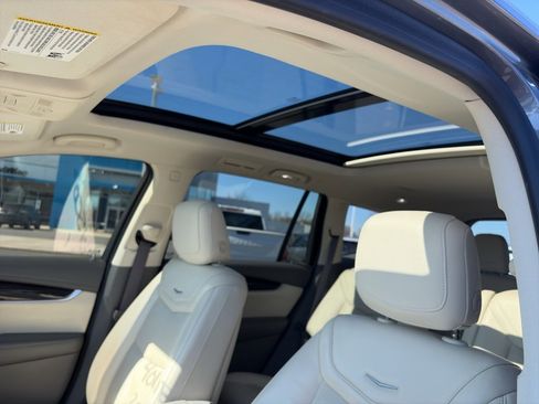 Used 2021 Cadillac XT6 Premium Luxury image 11