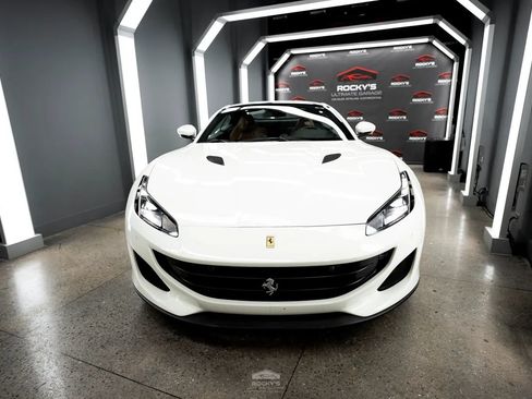 Used 2020 Ferrari Portofino RWD image 4