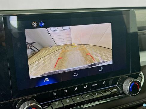 Used 2025 Chevrolet Colorado LT w/ Advanced Trailering Package image 17