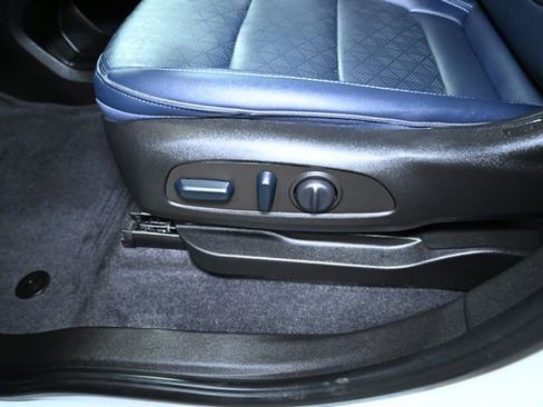 Used 2023 Chevrolet Bolt EUV LT w/ Convenience Package image 24