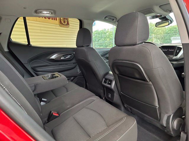Used 2023 GMC Terrain SLE w/ Driver Convenience Package AWD/4WD image 5