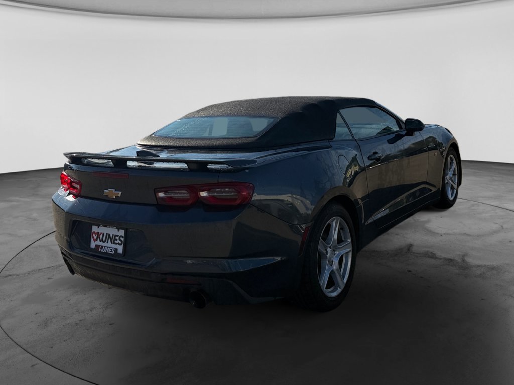Used 2023 Chevrolet Camaro LT RWD image 9