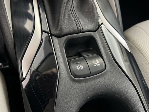 Used 2022 Toyota Corolla LE image 32