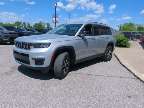 Certified 2023 Jeep Grand Cherokee L Limited w/ Luxury Tech Group II AWD/4WD image 5