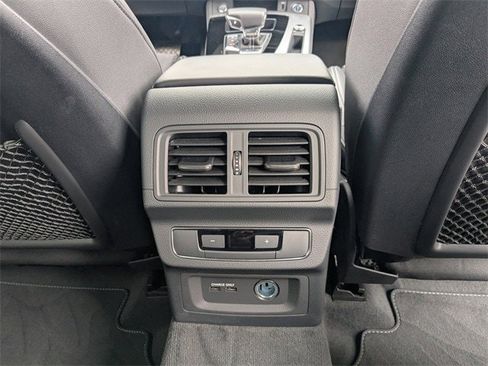 Used 2024 Audi Q5 e Premium Plus image 15