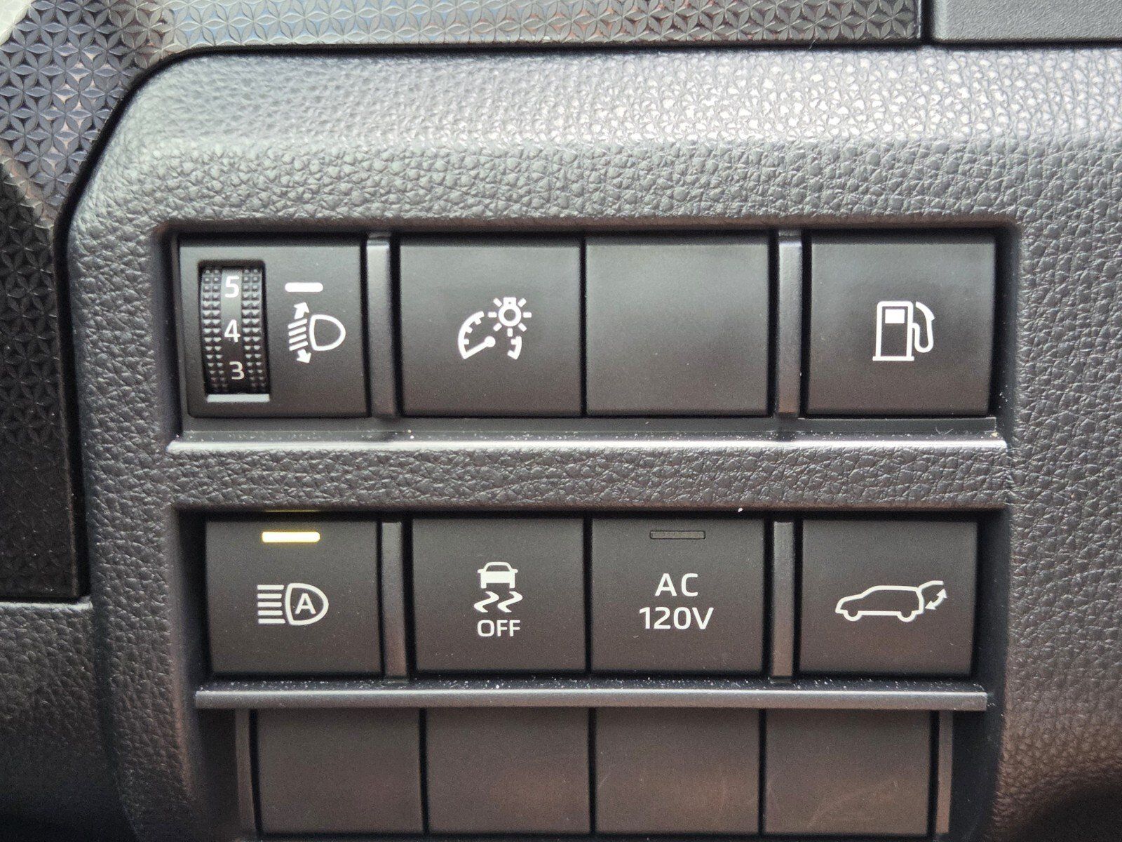 Certified 2025 Toyota 4Runner Limited AWD/4WD image 24