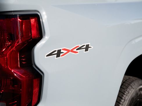 New 2026 Chevrolet Colorado W/T image 12