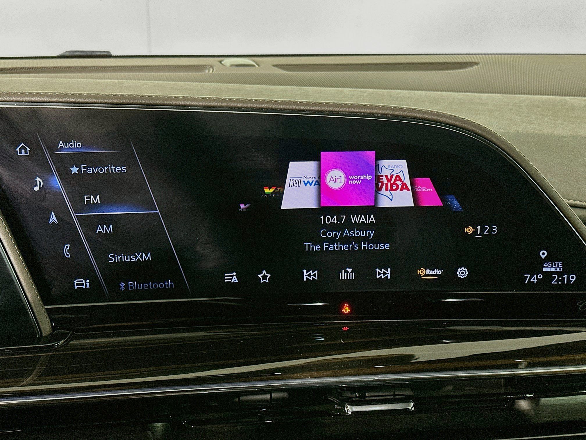 Used 2022 Cadillac Escalade Sport w/ Touring Package AWD/4WD image 19