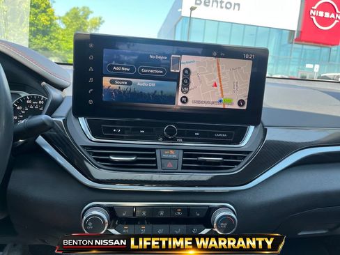 Used 2023 Nissan Altima 2.5 SR w/ SR Premium Package FWD image 17
