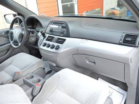 Used 2010 Honda Odyssey LX image 17