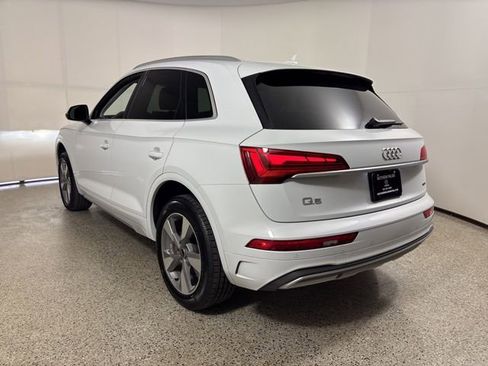 Used 2023 Audi Q5 2.0T Premium w/ Convenience Package image 11