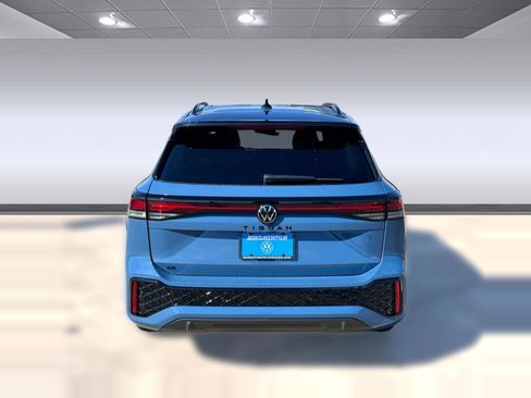 New 2026 Volkswagen Tiguan SE R-Line image 9