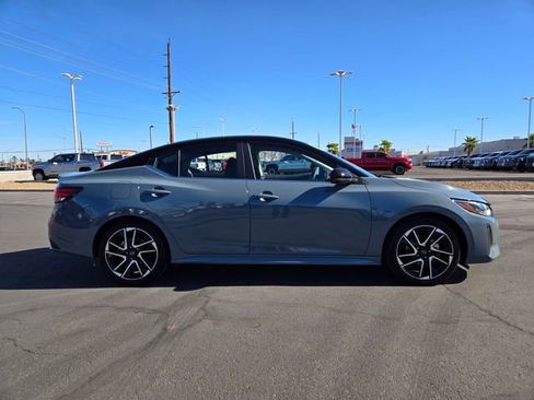 Used 2025 Nissan Sentra SR image 3