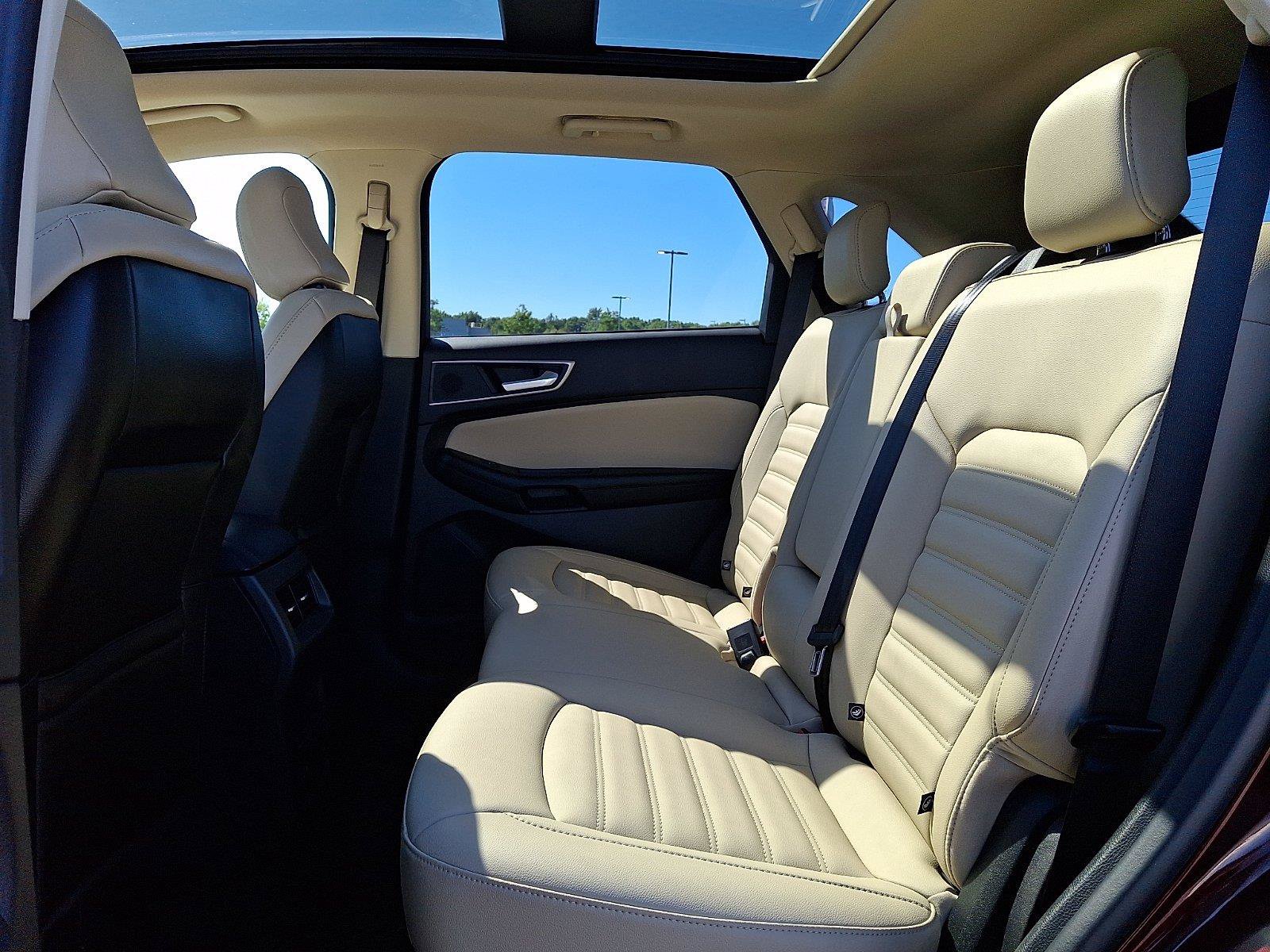 Used 2022 Ford Edge SEL w/ Convenience Package AWD/4WD image 10