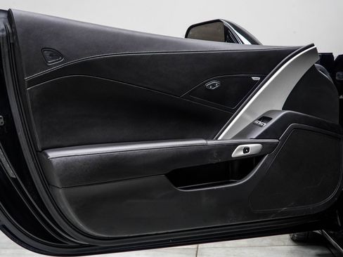 Used 2018 Chevrolet Corvette Stingray Coupe w/ 1LT image 32