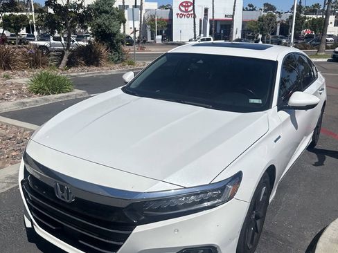 Used 2021 Honda Accord Touring image 3