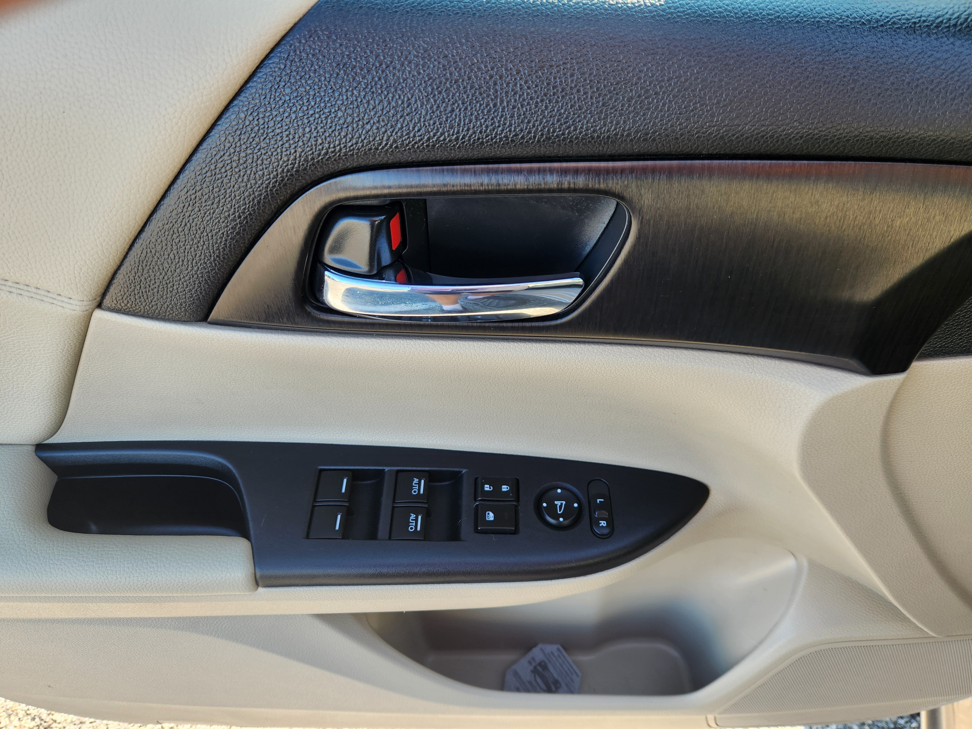 Used 2015 Honda Accord EX image 17