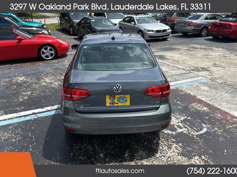 Used 2015 Volkswagen Jetta SE image 9