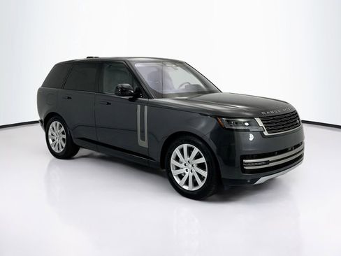 Used 2023 Land Rover Range Rover SE AWD/4WD image 3