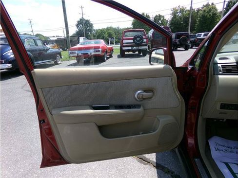 Used 2007 Nissan Versa Sedan w/ Convenience Pkg FWD image 3