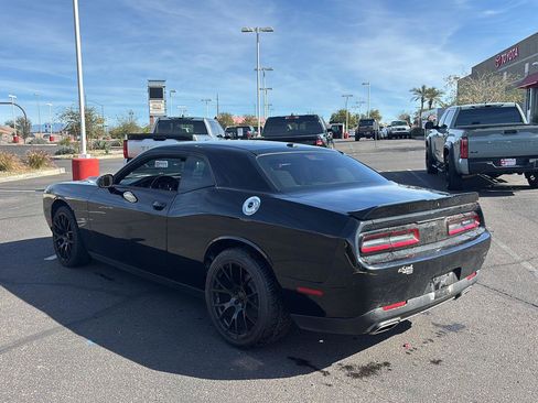 Used 2019 Dodge Challenger SXT image 4