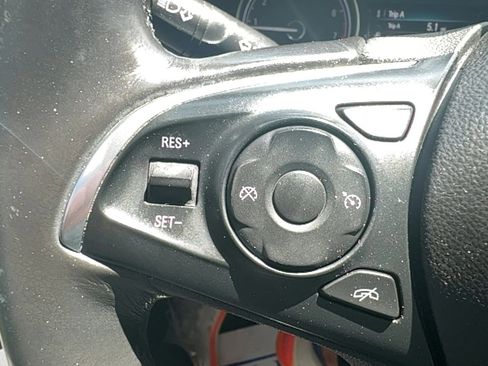 Used 2018 Buick Enclave Essence FWD image 25
