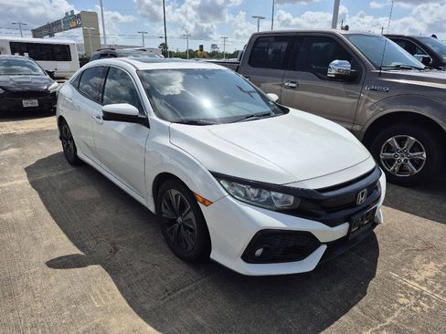 Used 2018 Honda Civic EX image 3