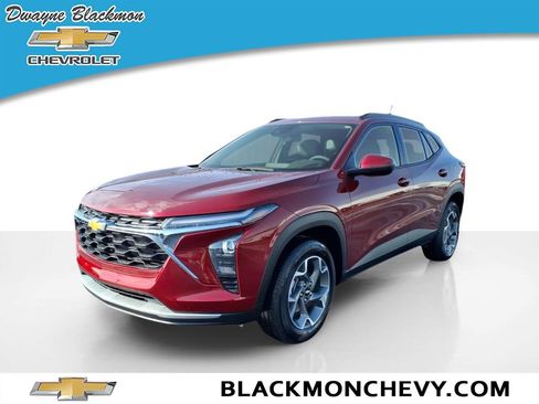 Used 2024 Chevrolet Trax LT w/ Driver Confidence Package image 7