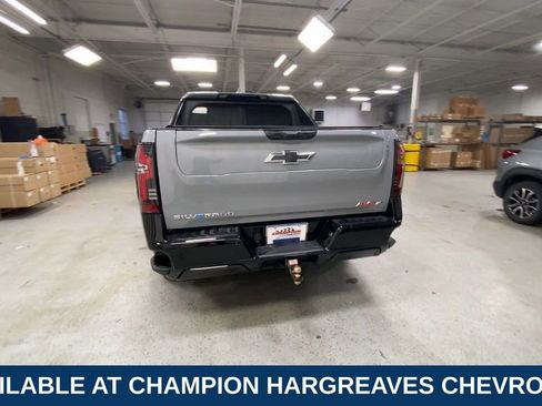 Used 2025 Chevrolet Silverado EV RST image 9
