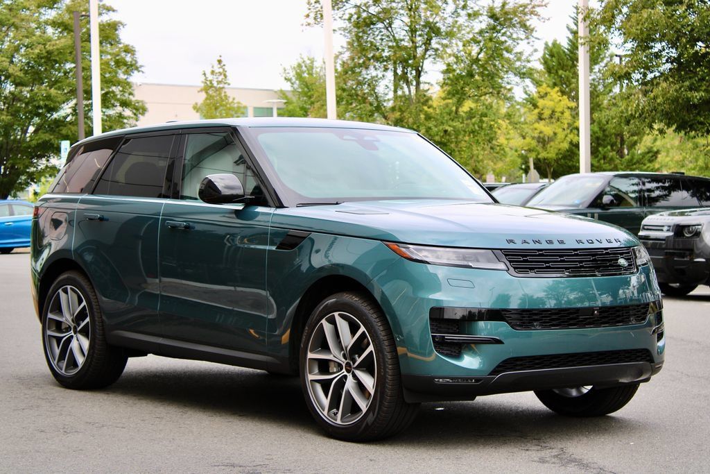 New 2027 Land Rover Range Rover Sport SE AWD/4WD image 2