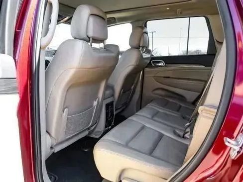 Used 2021 Jeep Grand Cherokee Limited w/ Luxury Group II image 45