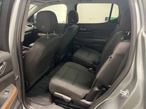 Certified 2023 GMC Acadia SLE w/ Driver Convenience Package image 11