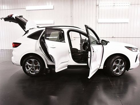 Used 2023 Ford Escape ST-Line AWD/4WD image 31
