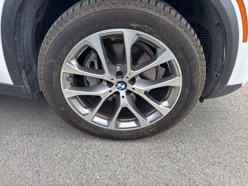 Certified 2024 BMW X5 sDrive40i w/ Premium Package RWD image 3
